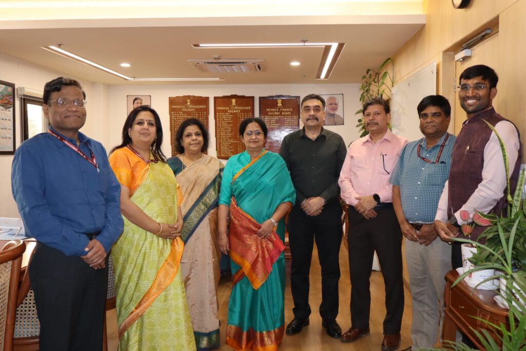 Felicitation ceremony of Shri Sharat Bhatia, PFA/ER and Ms. K. Bhuvaneshwari, PFA/cons./SR